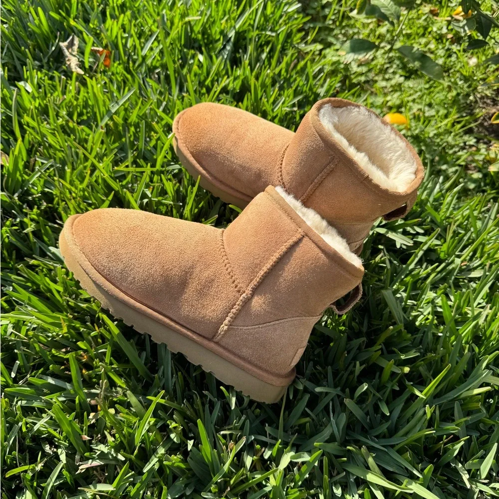 UGG mini Classic II chestnut winter boots size 5 women